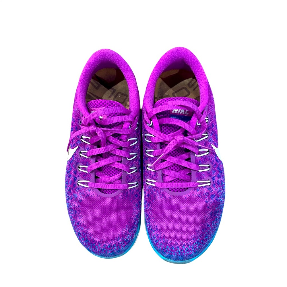 Nike Sneakers Size 7 Purple in Color